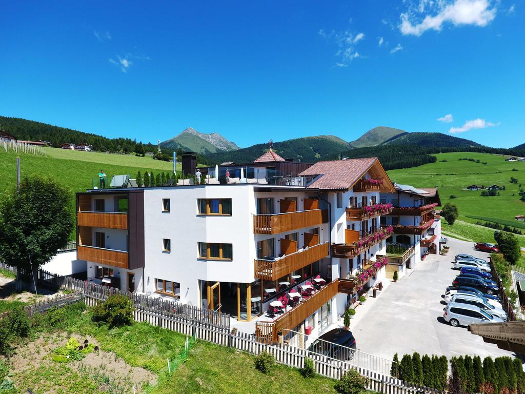 Hotel Kristall Maranza Exterior photo